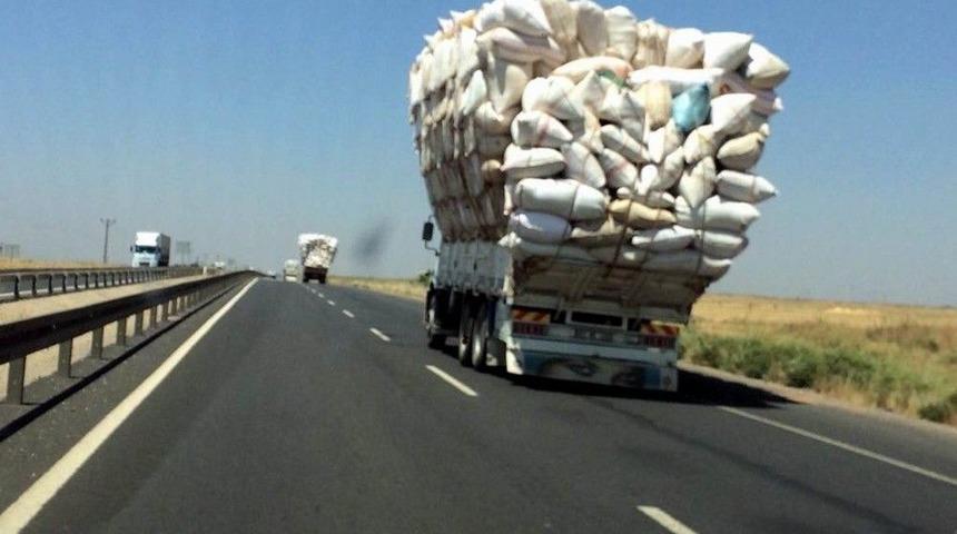 Saman Y&uuml;kl&uuml; Kamyon Tehlike Sa&ccedil;tı