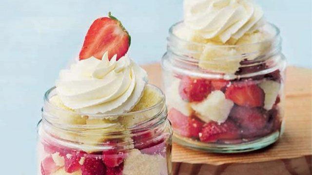 Çilekli Kek Tatlısı