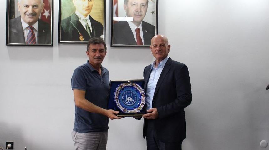 Sırbistan T&uuml;rkleri Derneği&rsquo;nden Adapazarı Belediyesi&rsquo;ne Ziyaret