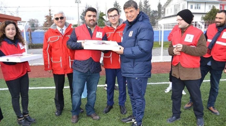 Gen&ccedil; Kızılaycılardan, Balkes&rsquo;e Baklava