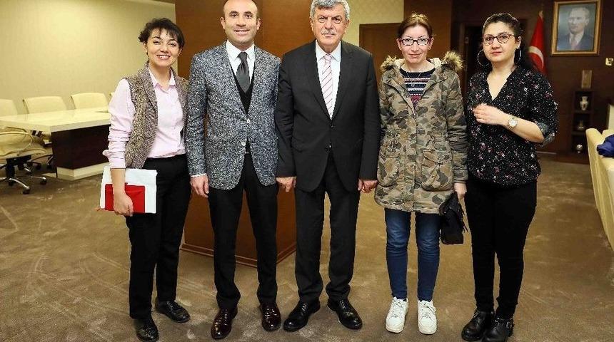 Başkan Karaosmanoğlu, &ldquo;&ouml;ğrencilerimizin Yeteneklerini Keşfettirmeliyiz