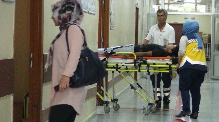 Otomobilin &Ccedil;arptığı &Ccedil;ocuk Yaralandı