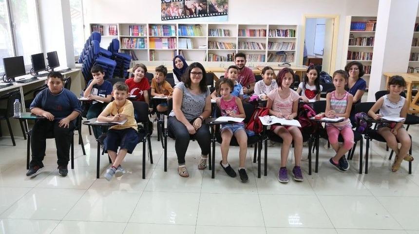 &Ccedil;ocuklar Halk Merkezleri&rsquo;nde Farklı K&uuml;lt&uuml;rleri Tanıyor