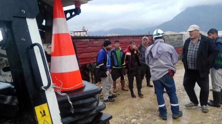 Mersin&rsquo;de Elektrik Akımına Kapılan 8 Kuzu Telef Oldu