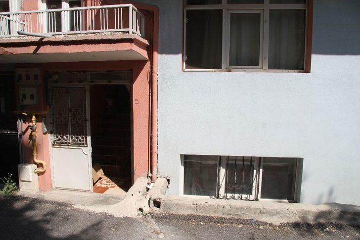 Üniversite Öğrencisi Kaldığı Apartta Ölü Olarak Bulundu G3