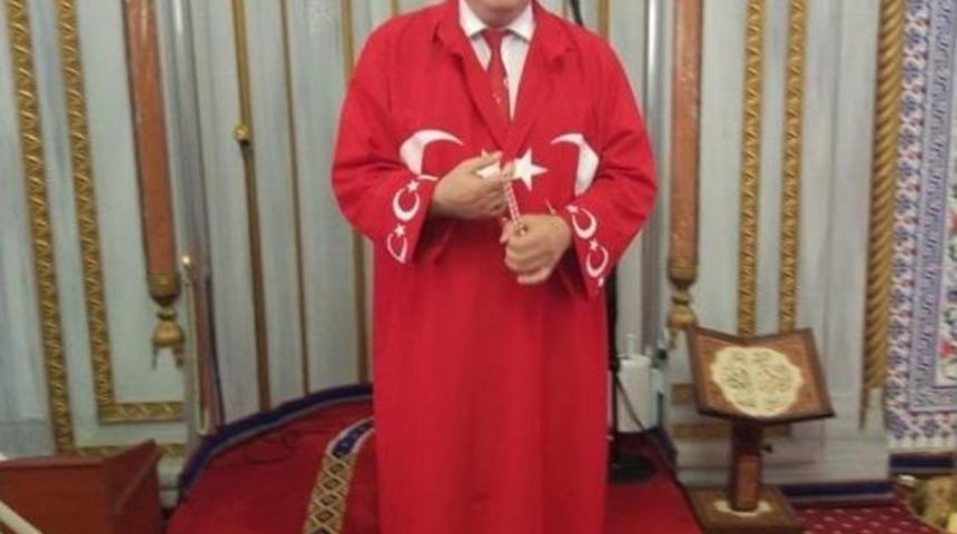 Sakaryalı İmam 15 Temmuz&rsquo;a &Ouml;zel C&uuml;bbe Diktirdi