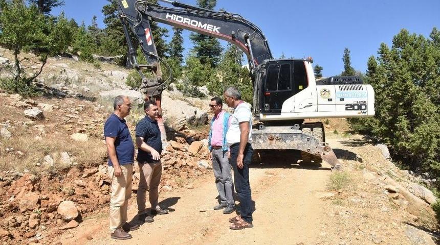 Başkan Yücel, Yaylalarda Devam Eden Çalışmaları İnceledi