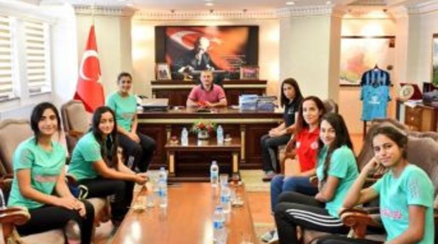 Tuncelili Raftingciler İtalya&rsquo;da T&uuml;rkiye&rsquo;yi Temsil Edecek