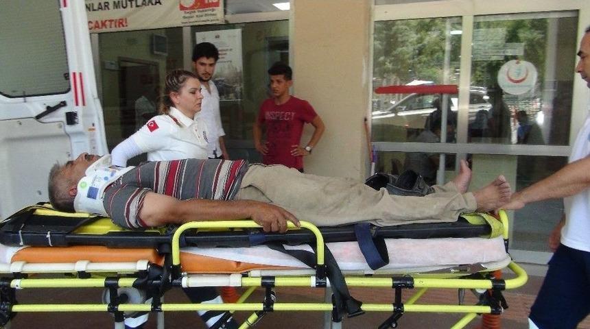 Şanlıurfa’da Kamyonet İle Otomobil Çarpıştı: 3 Yaralı