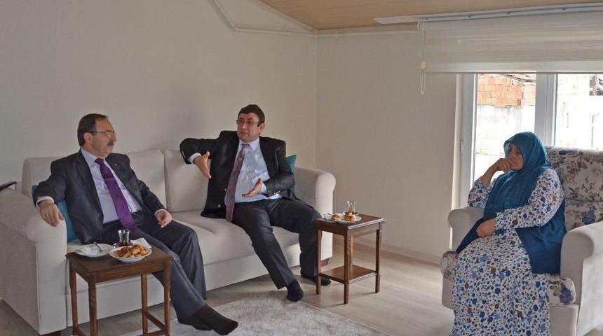 Devlet, Şehit Ailelerinin Yanında