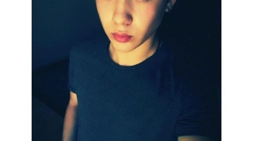 Yıldız G&uuml;reş&ccedil;i G&ouml;le Atladığı İskeleden Boyun &Uuml;st&uuml; &Ccedil;akıldı