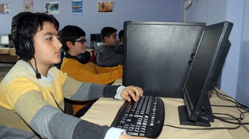 Siverekli &Ouml;ğrenciler Hayal Ettikleri Oyunları Kendileri Tasarlıyor