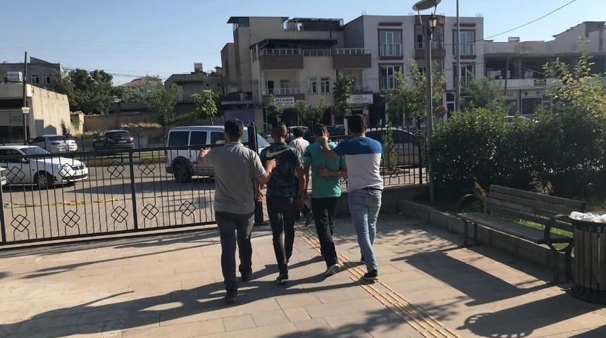 Evlere Girip Cep Telefonlarını &Ccedil;alan Hırsızlar Yakalandı