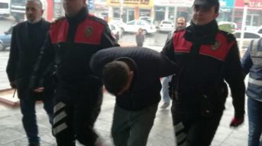 21 Yıl Hapis Cezasıyla Aranan 17 Yaşındaki &Ccedil;ocuk Yakalandı