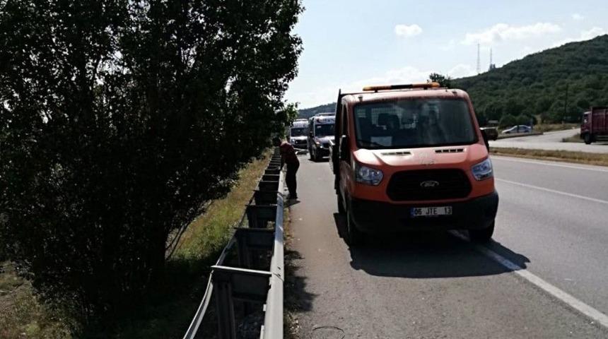 &Ccedil;orum&rsquo;da Otomobil Şarampole U&ccedil;tu: 1 &Ouml;l&uuml;, 2 Yaralı