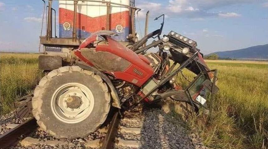 Afyonkarahisar&rsquo;da Tren Trakt&ouml;re &Ccedil;arptı, 1 Kişi Hayatını Kaybetti