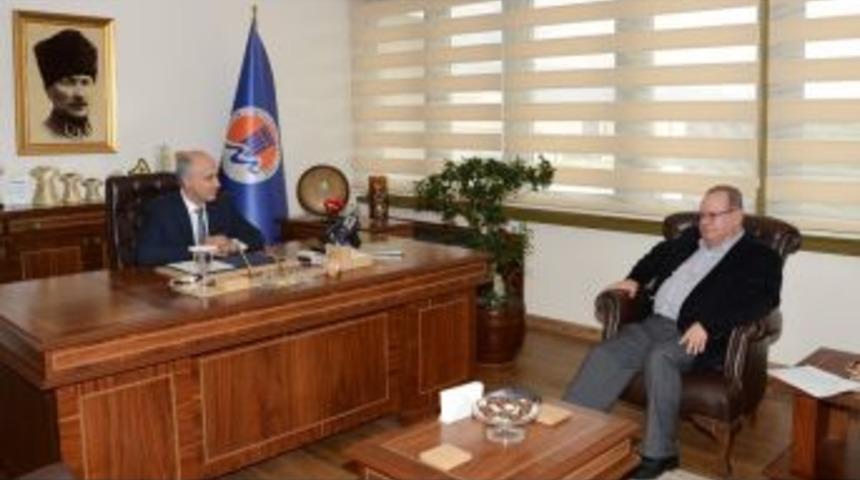 Kolombiya B&uuml;y&uuml;kel&ccedil;isinden Rekt&ouml;r &Ccedil;amsarı&rsquo;ya Ziyaret