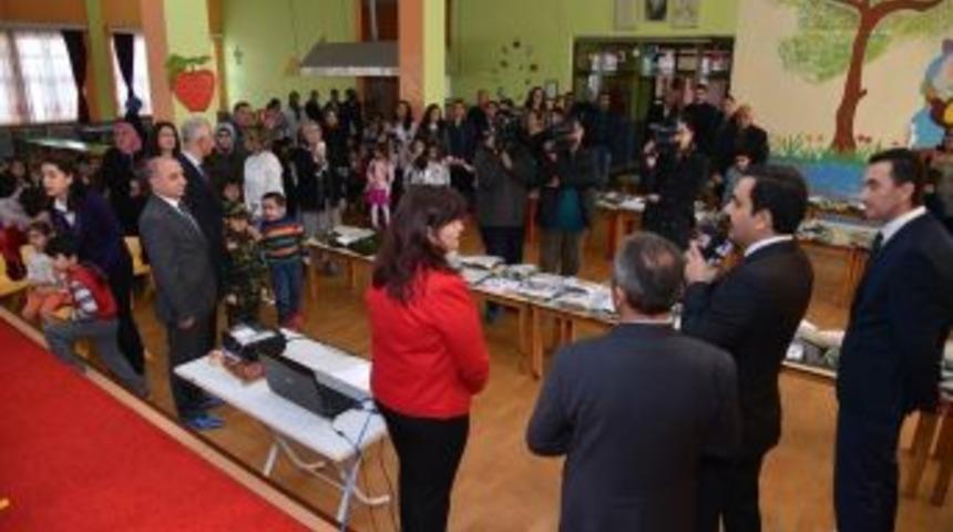 Anaokulu &Ouml;ğrencilerinden Mehmet&ccedil;iğe &rsquo;bere Ve Atkı&rsquo; Desteği