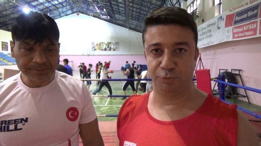 Genel M&uuml;d&uuml;r&uuml;n Boks Sevdası