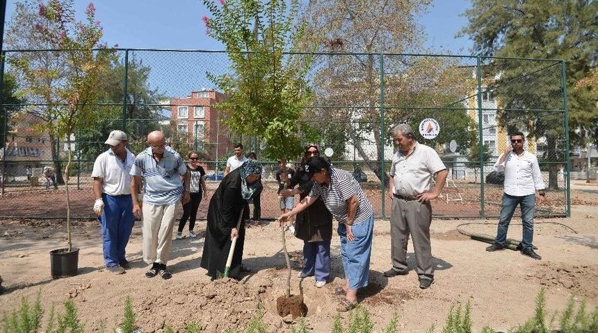 Muratpaşa&rsquo;da &ldquo;parklarımızı Birlikte Yapıyoruz&rdquo; Projesi