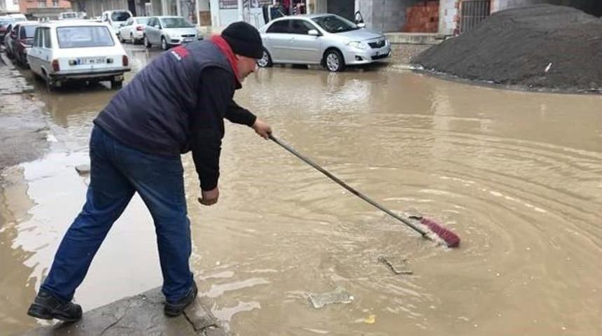 Nurdağı&rsquo;nda Yağmur Ve R&uuml;zgar Etkili Oluyor