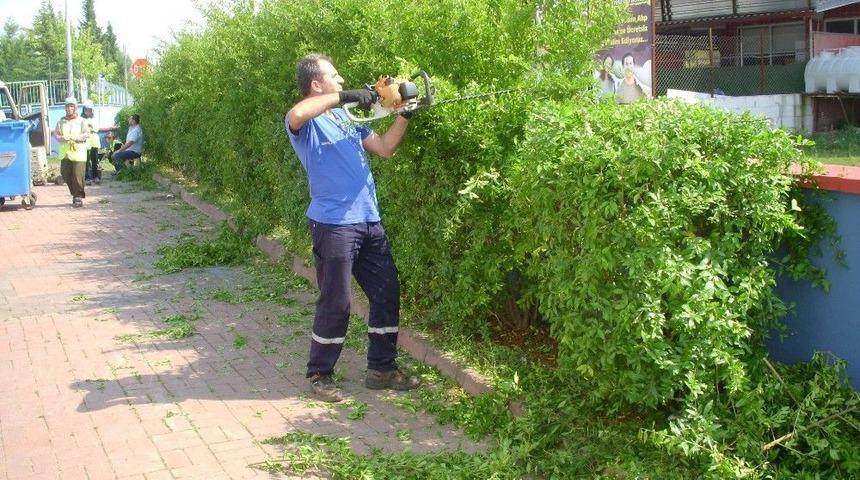 Kartepe&rsquo;de &Ccedil;evre D&uuml;zenlemeleri Devam Ediyor