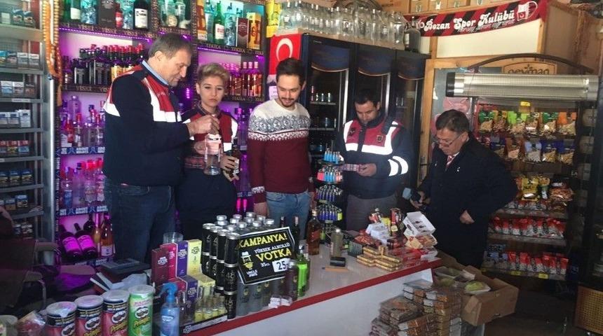 Jandarmadan İş Yerlerinde Ka&ccedil;ak Sigara Ve Alkol Kontrol&uuml;