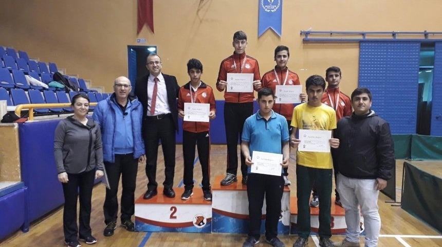 Masa Tenisinde &Ouml;zel Şampiyona D&uuml;zenlendi