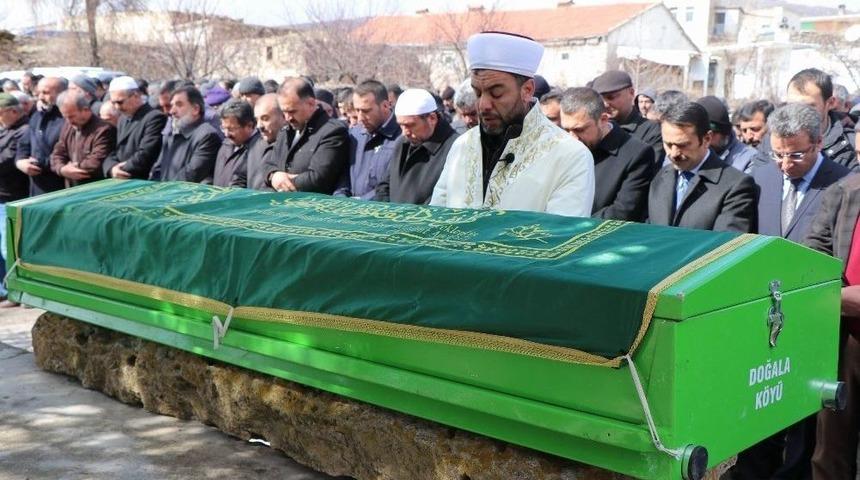 Kale Direği Devrilerek &Ouml;len &Ccedil;ocuğunun Cenaze Namazını, İmam Babası Kıldırdı