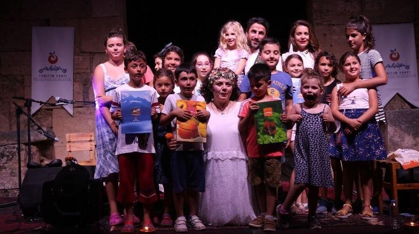 Perge’de ’1001 Gece Masalları’ Anlatıldı