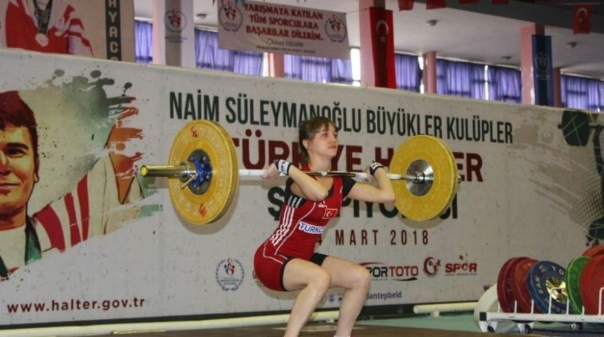 Naim S&uuml;leymanoğlu Kul&uuml;pler T&uuml;rkiye Halter Şampiyonası Gaziantep&rsquo;te Başladı