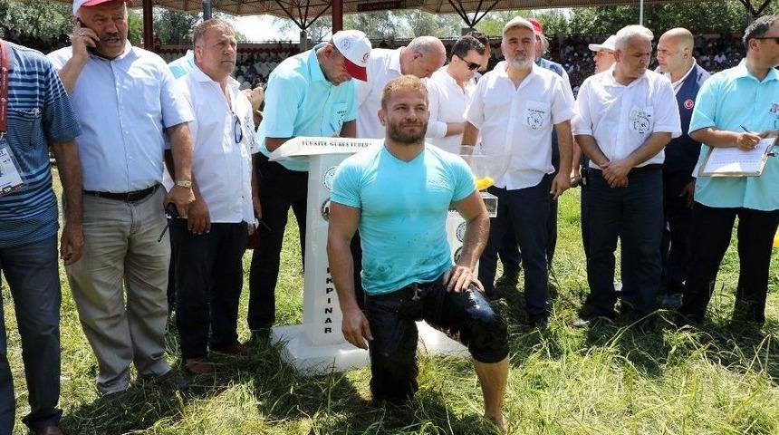 Er Meydanı’nda Başpehlivanlar, Çeyrek Final Kura Çekimini Yaptı