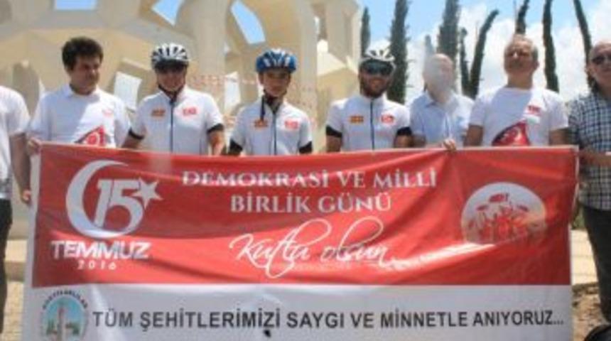 Abdullah Tayyip Ol&ccedil;ok&rsquo;u Anmak İ&ccedil;in &Uuml;sk&uuml;p&rsquo;ten İstanbul&rsquo;a Pedal &Ccedil;evirdiler