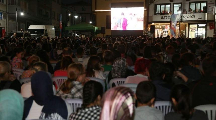 Odunpazarı Sokak Sinemasıyla Şenlendi