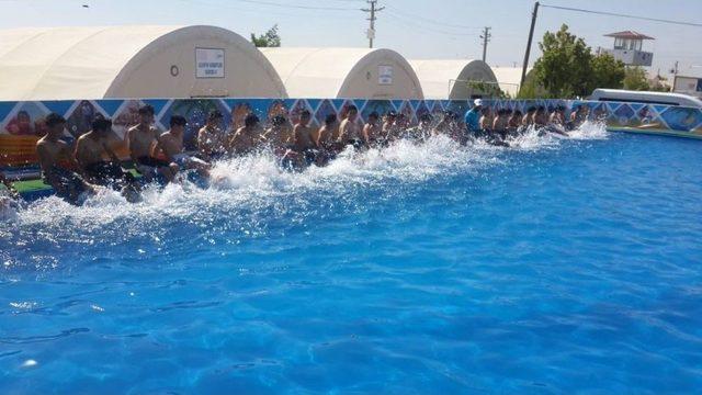 Savaş Mağduru &Ccedil;ocuklara Havuz Hizmeti 2