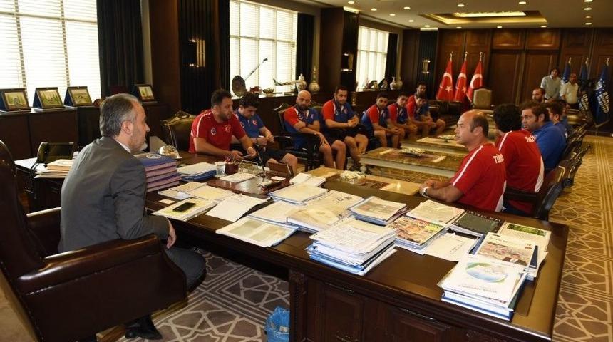 Sualtı Hokeyi Milli Takımı&rsquo;ndan Başkan Aktaş&rsquo;a Ziyaret