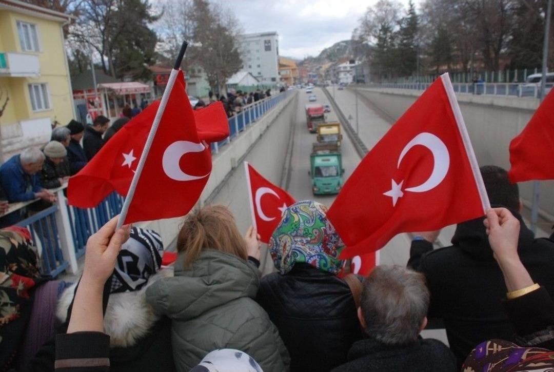 Şeker Fabrikasının &Ouml;zelleştirilmesine Karşı Nakliyecilerden Konvoy Eylemi