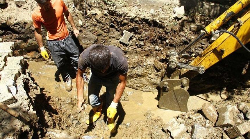Hizan’da Yarım Asırlık Su Şebekeleri Yenileniyor