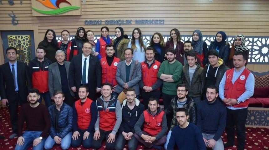 Sultanbekov, Türkiye İçin Yazdığı Şarkıyı İlk Kez Okudu