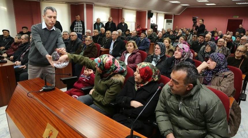 Emek Mahallesi T&uuml;rkmendağı Ve G&ouml;n&uuml;lbağı Hobi Bah&ccedil;esi Kur&rsquo;a &Ccedil;ekilişi Yapıldı