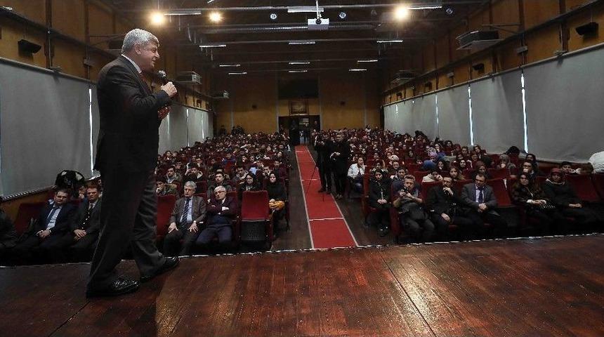 Başkan Karaosmanoğlu, G&ouml;lc&uuml;kl&uuml; Gen&ccedil;lere 28 Şubat&rsquo;ı Anlattı