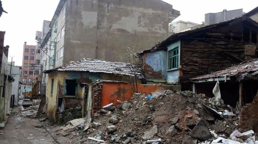 Can G&uuml;venliğini Tehdit Eden Binalar Yıkılıyor