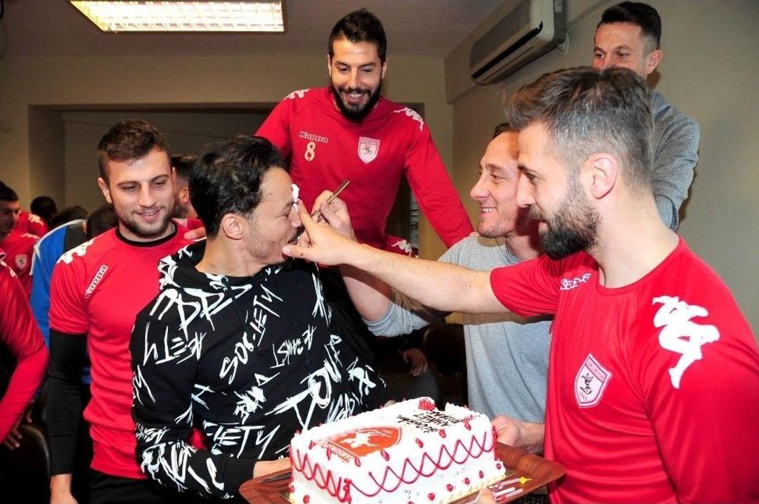 Samsunsporlu Futbolcular İlerisi İ&ccedil;in Umut Sa&ccedil;tı