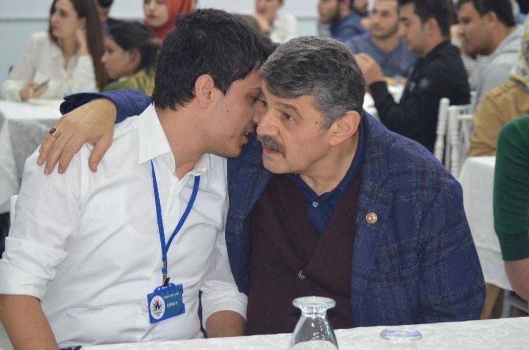 Gen&ccedil; G&ouml;n&uuml;ll&uuml;ler Derneği Şehit Ailelerine Yardım Gecesi D&uuml;zenlediler