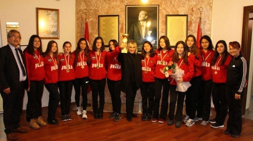 Marmarisli Kızlar Ege Şampiyonu Oldu
