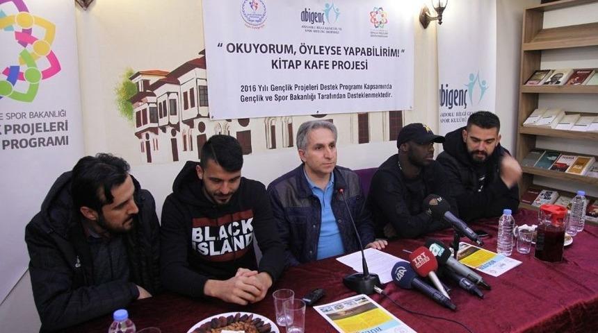 E.yeni Malatyasporlu Ayta&ccedil; Kara Ve Issiar Dia Gen&ccedil;lerle Buluştu