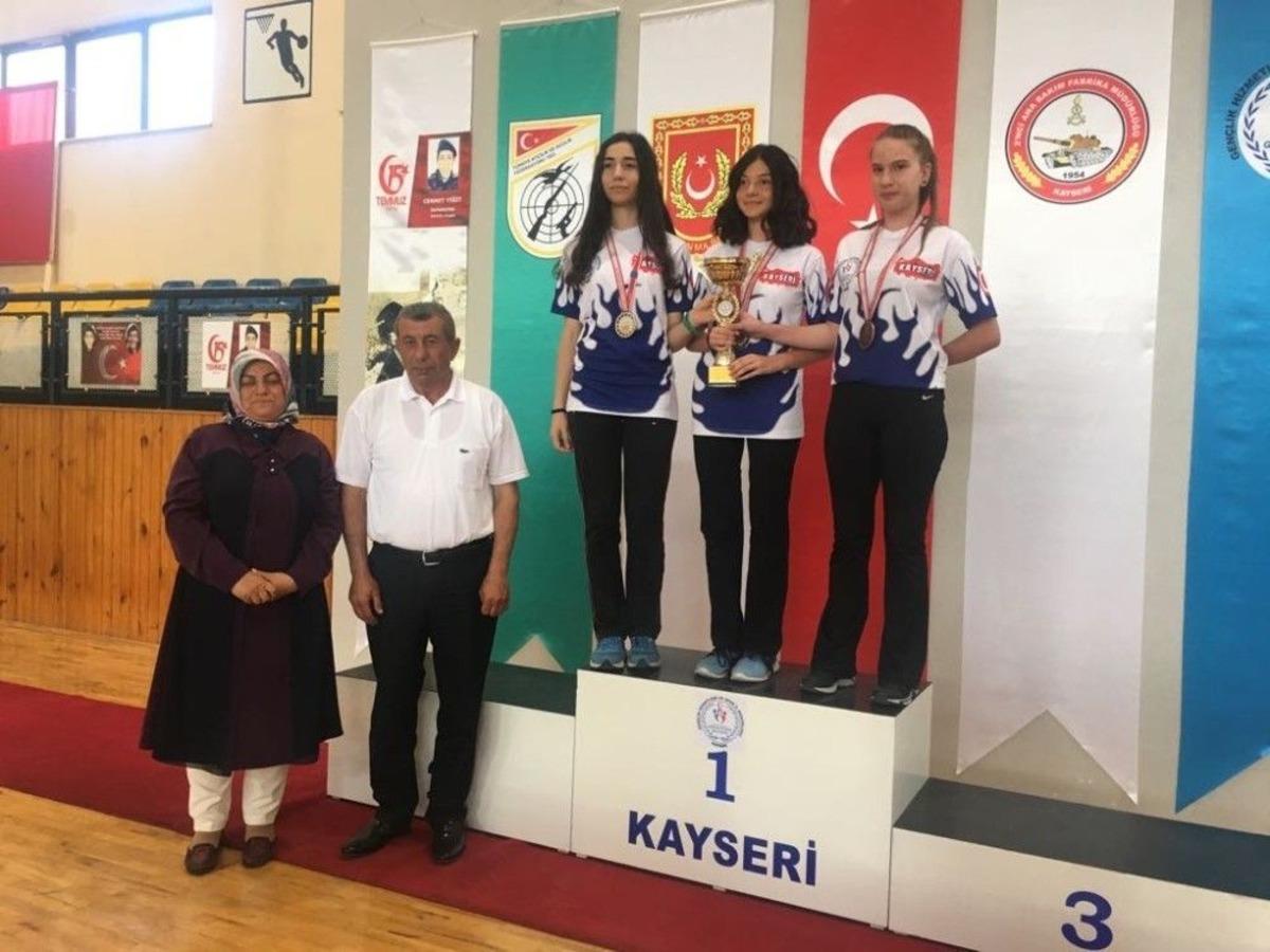 15 Temmuz Şehitleri Cennet Yiğit Ve K&uuml;bra Doğanay İ&ccedil;in Yarıştılar