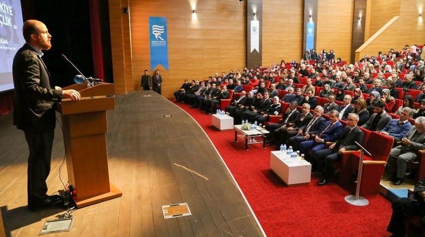Bilal Erdoğan Recep Tayyip Erdoğan &Uuml;niversitesi&rsquo;nde &lsquo;&rsquo;yeni T&uuml;rkiye Ve Gen&ccedil;lik&rsquo;&rsquo; Konferansına Katıldı