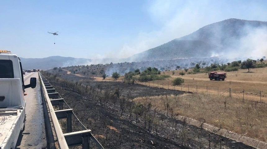 Canını Zor Kurtardı, Aracını Ve Makilik Alanın Yanışını &Ccedil;aresizce İzledi