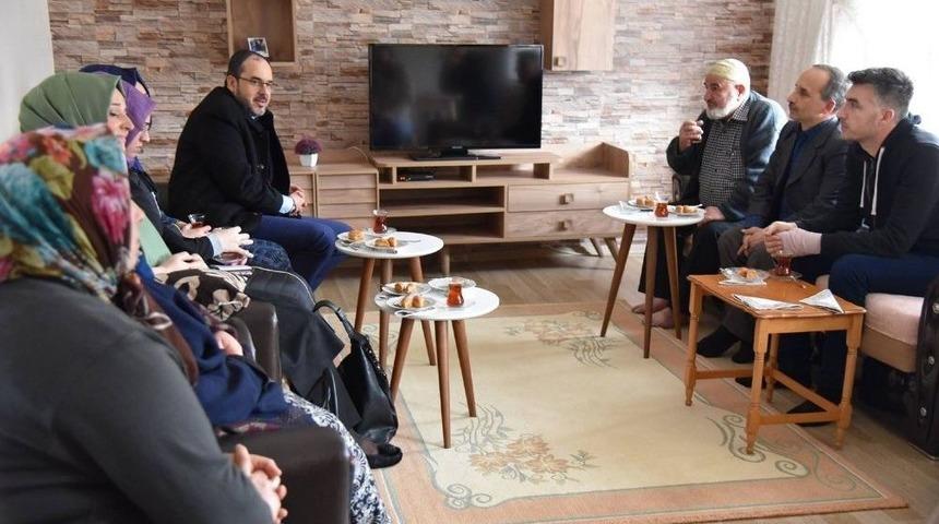 Başkan Ayaz, Vatandaşları Ziyaret Etmeye Devam Ediyor